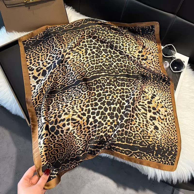 Qelavo® Faux Silk Satin Square Scarf - 70 x 70 cm
